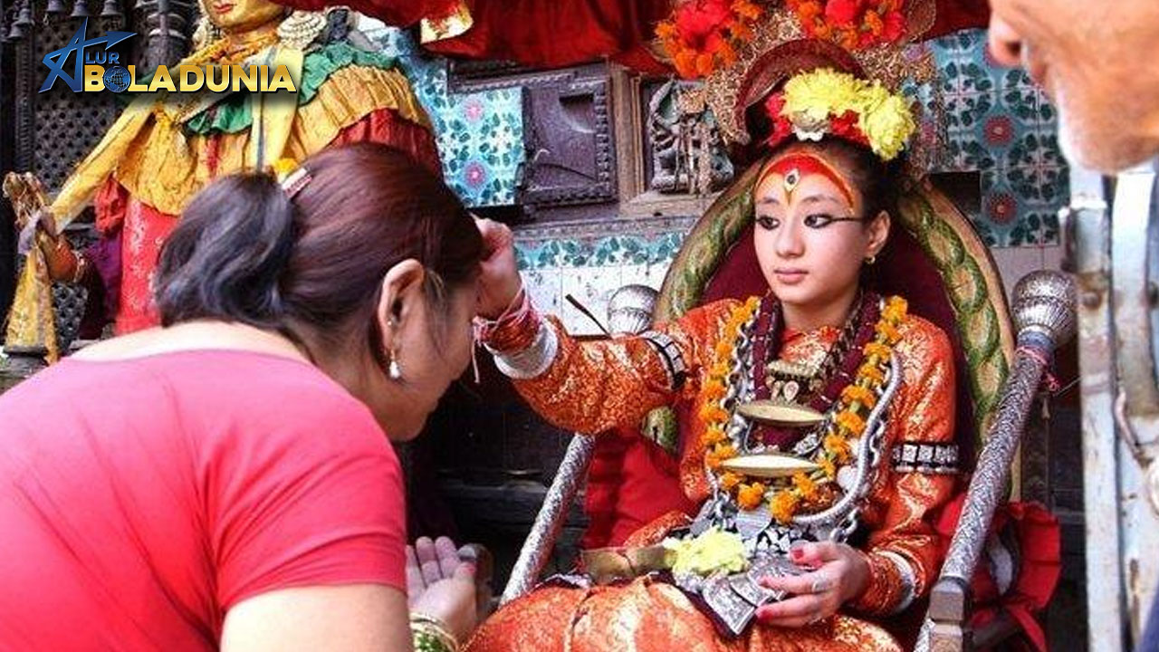 Dewi Kumari: Gadis Dewi Hidup yang Mengguncang Nepal