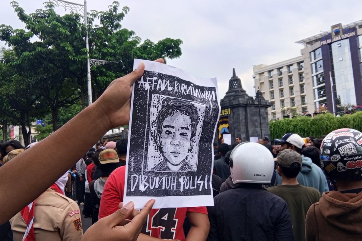 Aksi Jumat Membara: Ribuan Turun ke Jalan dari DPR hingga Monas